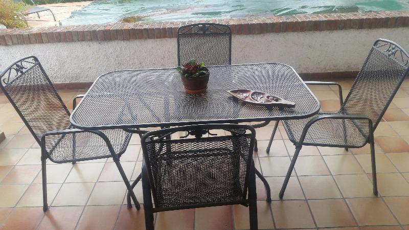 Trasporto mobili giardino da Roddi (CN) a Arzachena (OT)