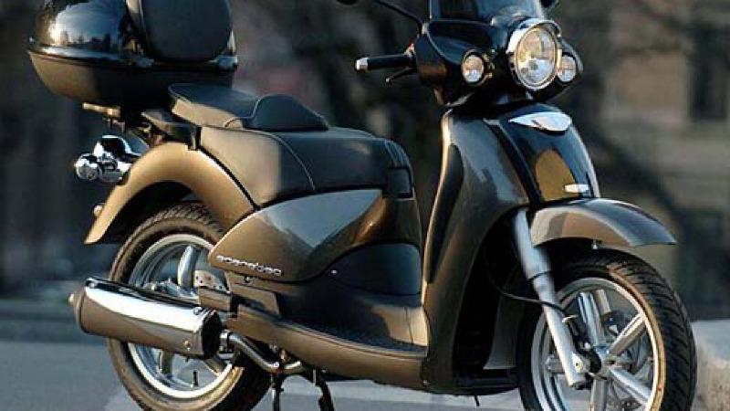 Scarabeo 250, con bauletto