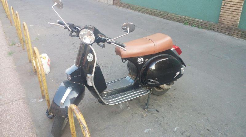 scooter di piccole dimensione