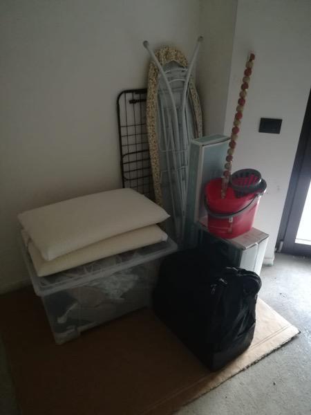 Alcuni oggetti rimasti in casa dove ho effettuato il trasloc