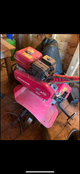 Trattori e macchine agricole 55045 Pietrasanta LU - 59100 Prato PO