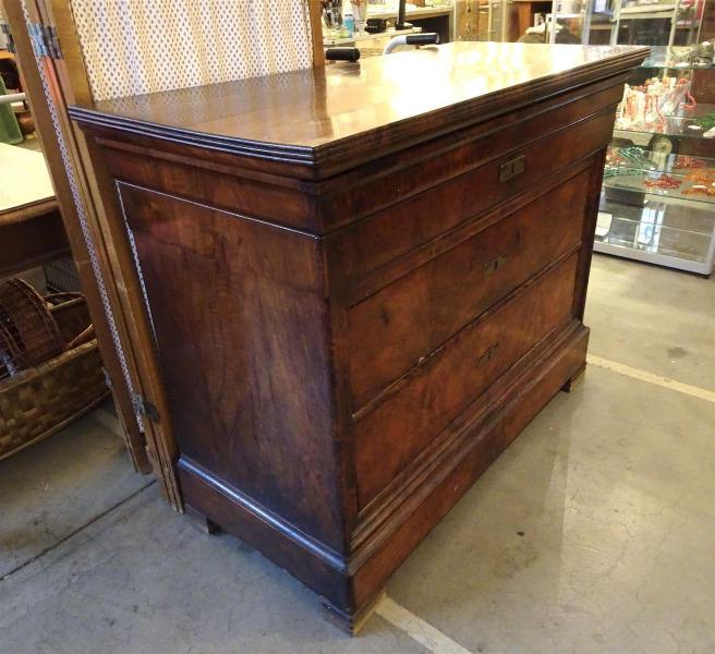 Cassetiera Kommode da 4052 Basel a 6659 Camedo