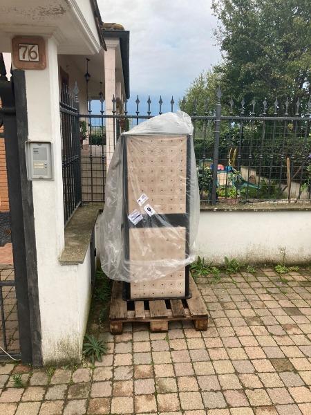 Merci su pallet Marino - 91014 Castellammare del Golfo TP
