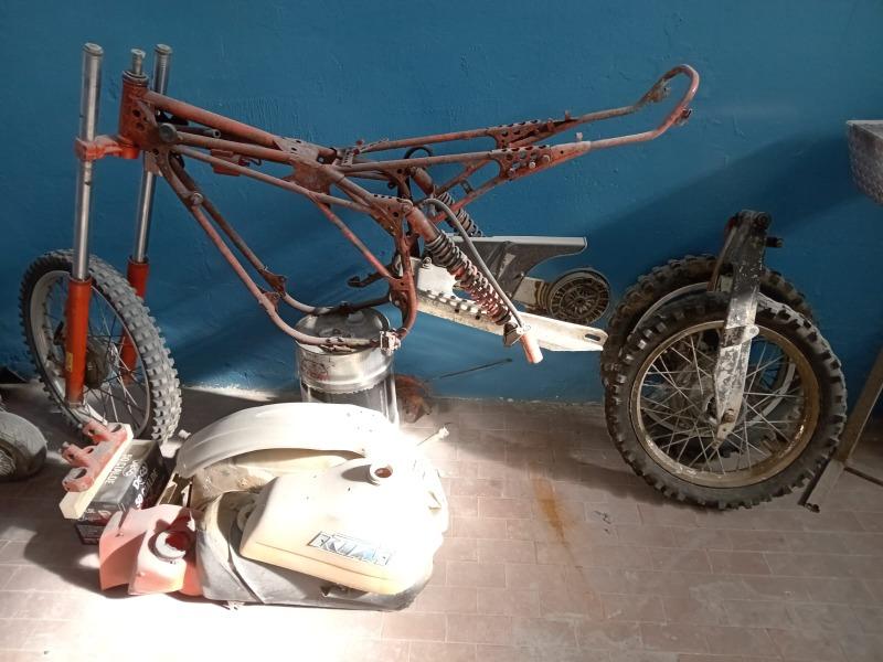 Telaio e parti di moto, senza motore