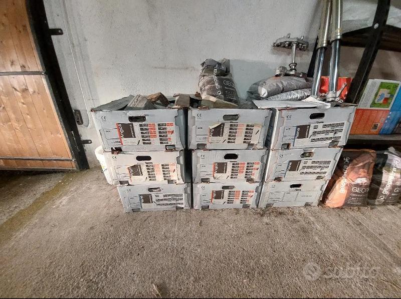 Merci su pallet 13881 Cavaglià BI - 00158 Roma RM