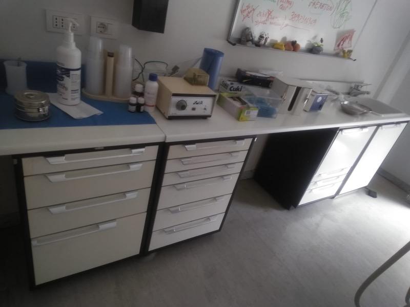 Mobili componibili per studio già smontati