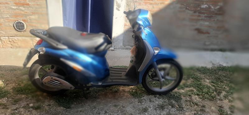 Moto, ciclomotori, scooter